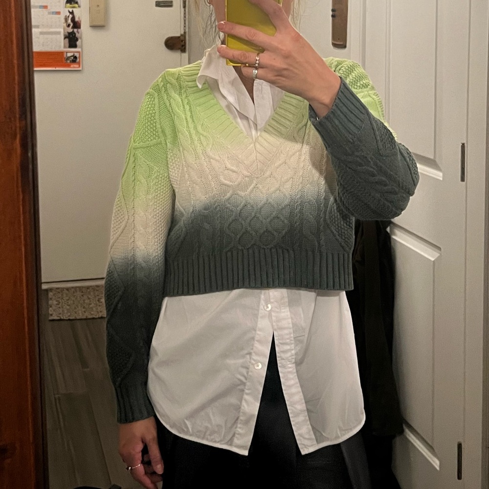 Colorblock cropped sweater